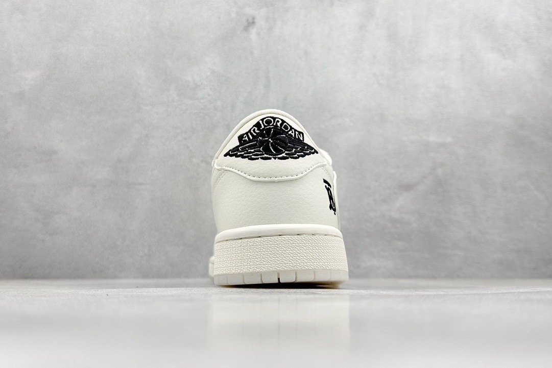 Travis Scott x Nike Air Jordan 1 Low x Burbrry 米白 Air Jordan 1 Low 反转米白双小钩倒钩 BB6588-313