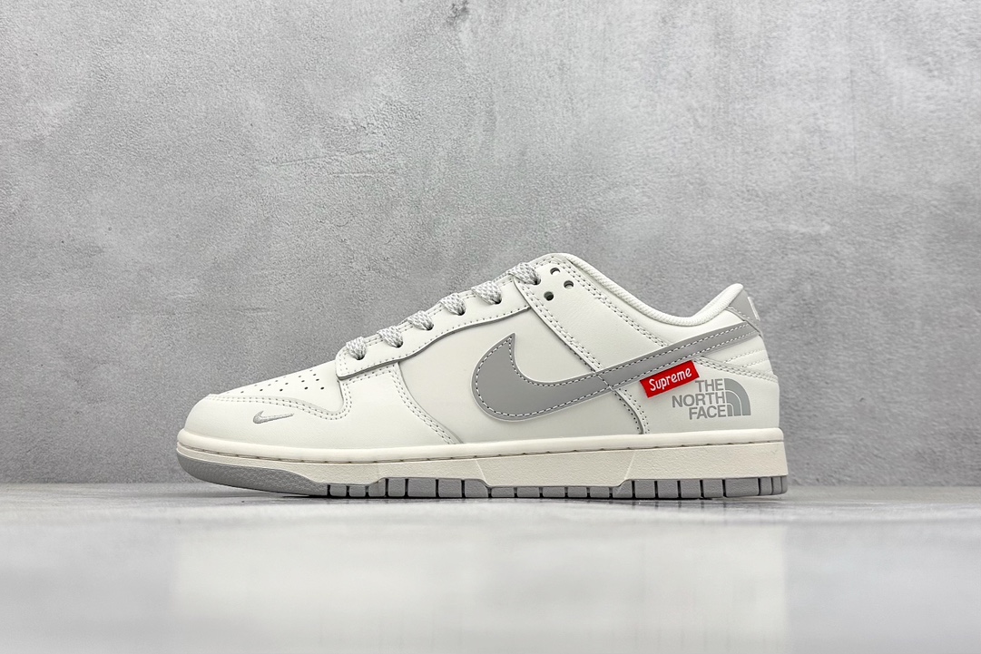 Nike SB Dunk Low x Supreme x The North Face 米灰小钩满天星 XX2025-628