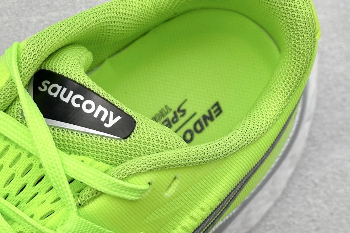 Saucony 索康尼 Endorphin Speed 啡速4 舒适织物低帮训练跑步鞋