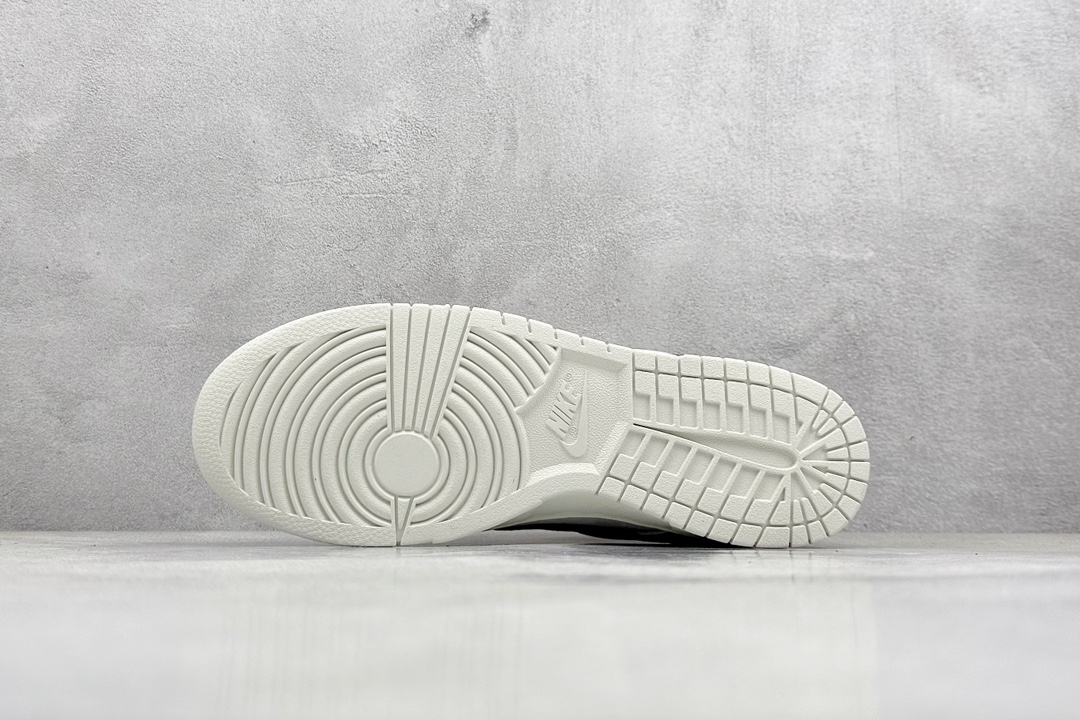 Nike SB Dunk Low x Supreme 米红小钩 KK1333-002