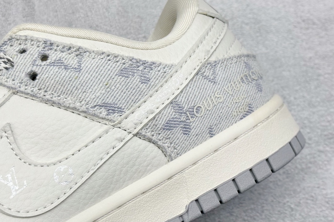 Nike SB Dunk Low x Louis Vuitton 白浅蓝牛仔布 FC1688-192