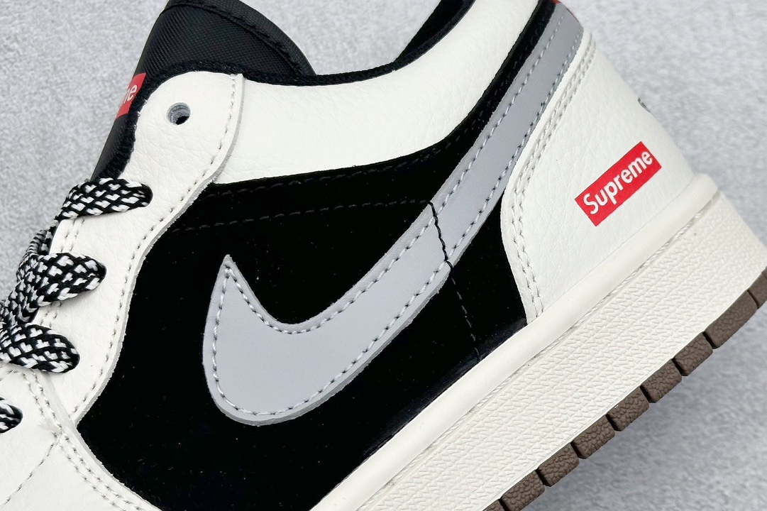 A Air Jordan 1 Retro Low x Supreme 白黑小钩满天星 XX2401-001