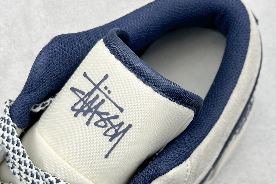 A Air Jordan 1 Retro Low x Stussy 米蓝小钩满天星 XX2402-002