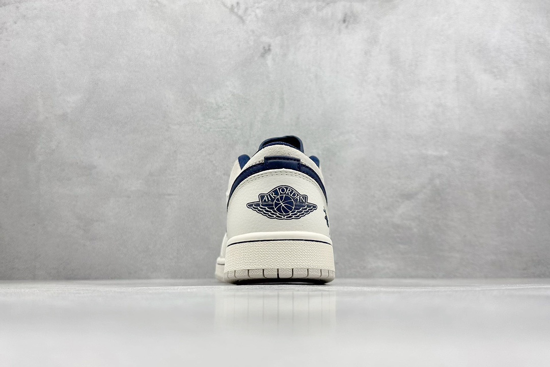 A Air Jordan 1 Retro Low x Stussy 米蓝小钩满天星 XX2402-002