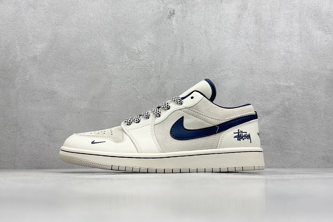 A Air Jordan 1 Retro Low x Stussy 米蓝小钩满天星 XX2402-002