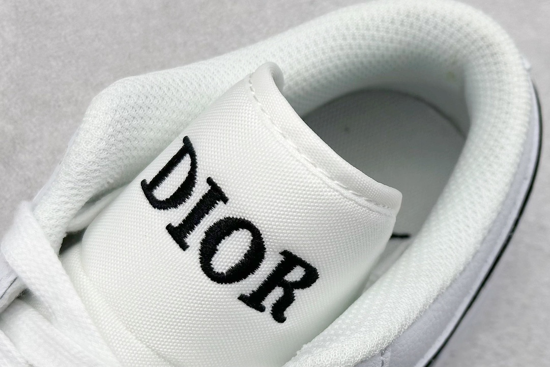 Fragment x Travis Scott x Dior Air Jordan 1 Low 三方联名倒钩 LJ6688-010