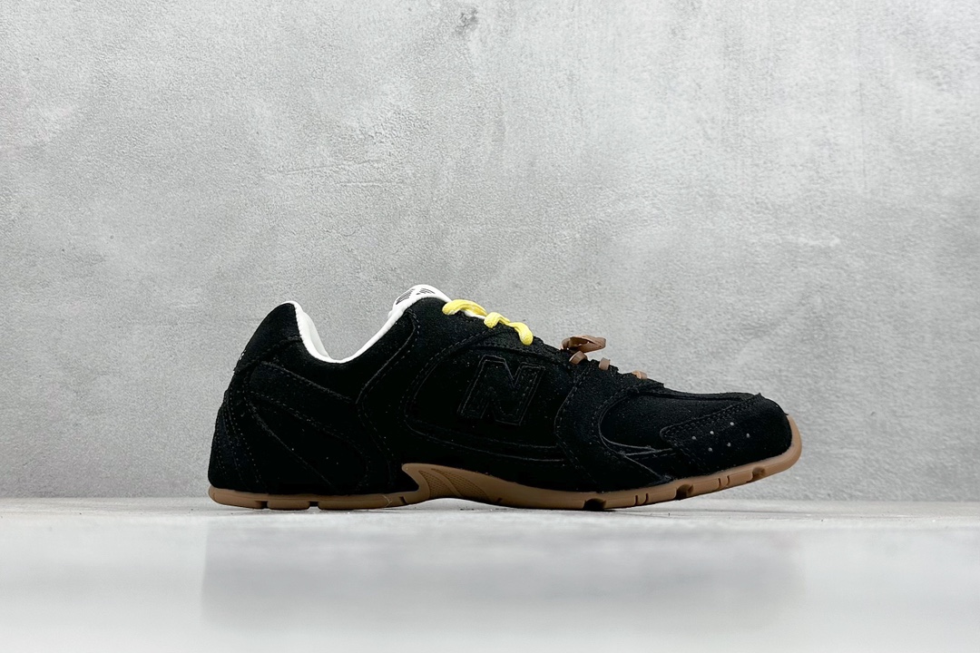 YH版 Miu Miu x New Balance联名款运动鞋 New Balance 530 学院风 联名款只保留了旧版NB530