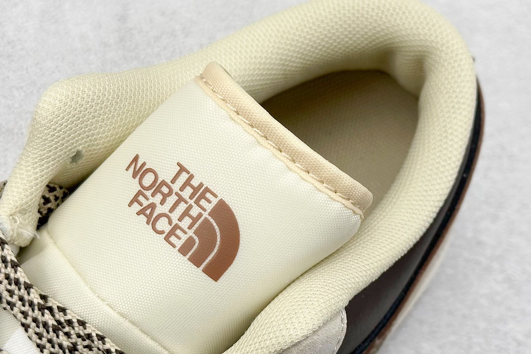 A Air Jordan 1 Retro Low x The North Face 米棕小钩满天星 XX2407-007