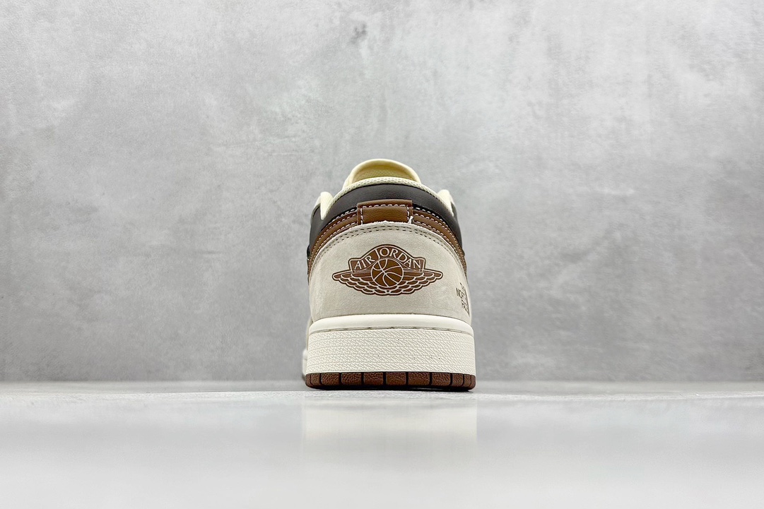 A Air Jordan 1 Retro Low x The North Face 米棕小钩满天星 XX2407-007