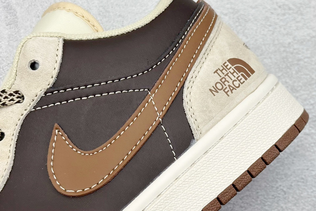 A Air Jordan 1 Retro Low x The North Face 米棕小钩满天星 XX2407-007