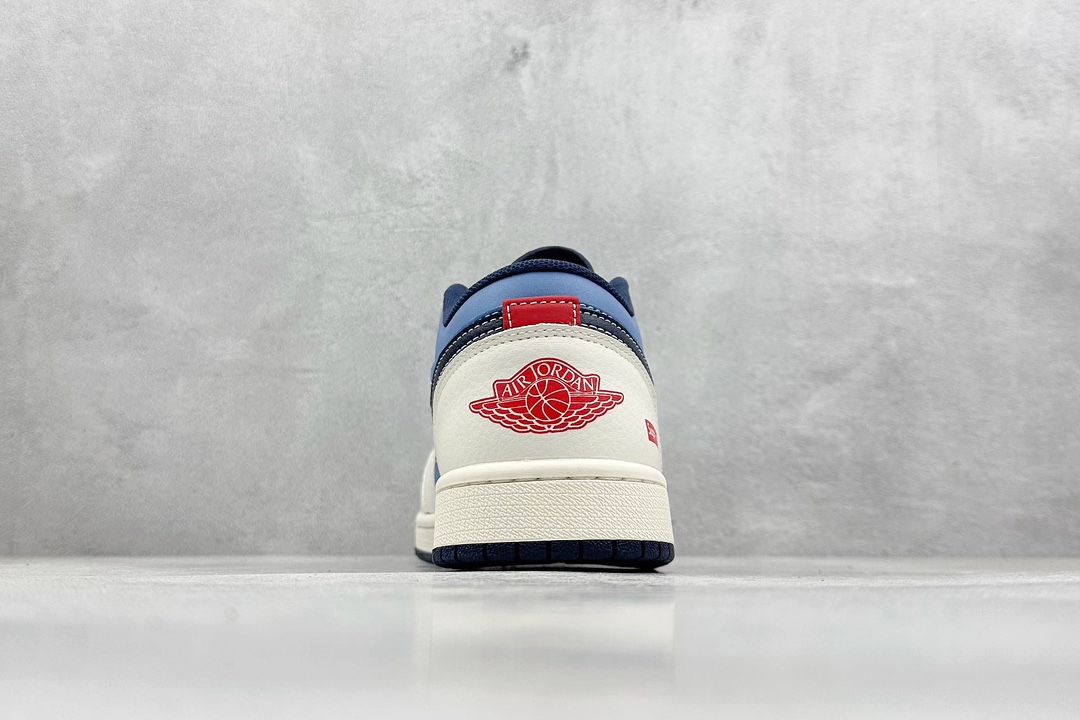 A Air Jordan 1 Retro Low x Supreme 白蓝小钩满天星 XX2410-010