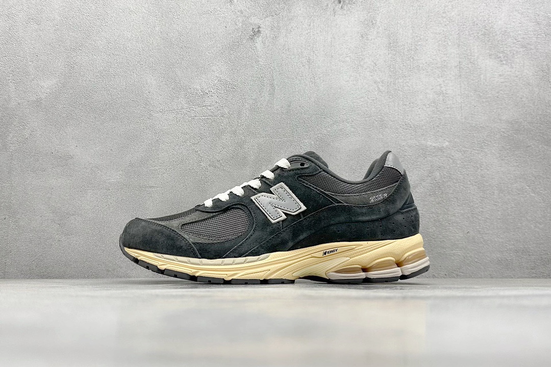 C版 New Balance WL2002 复古休闲跑步鞋 M2002RHO