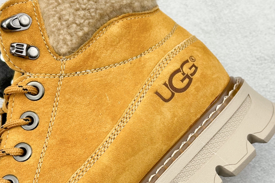 UGG Tasman Weather Hybrid 塔斯曼混合系列中帮轻量休闲马丁靴