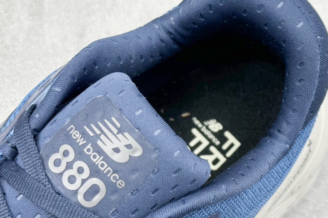 New Balance NB880 舒适缓震跑步鞋 厚底老爹鞋潮男女鞋 M880I15