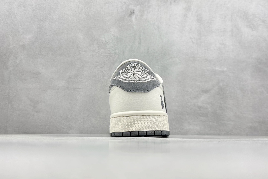 Travis Scott x Nike Air Jordan 1 Low x GLOOMY Air Jordan 1 Low 反转米灰小钩暴力熊倒钩  SJ2068-111