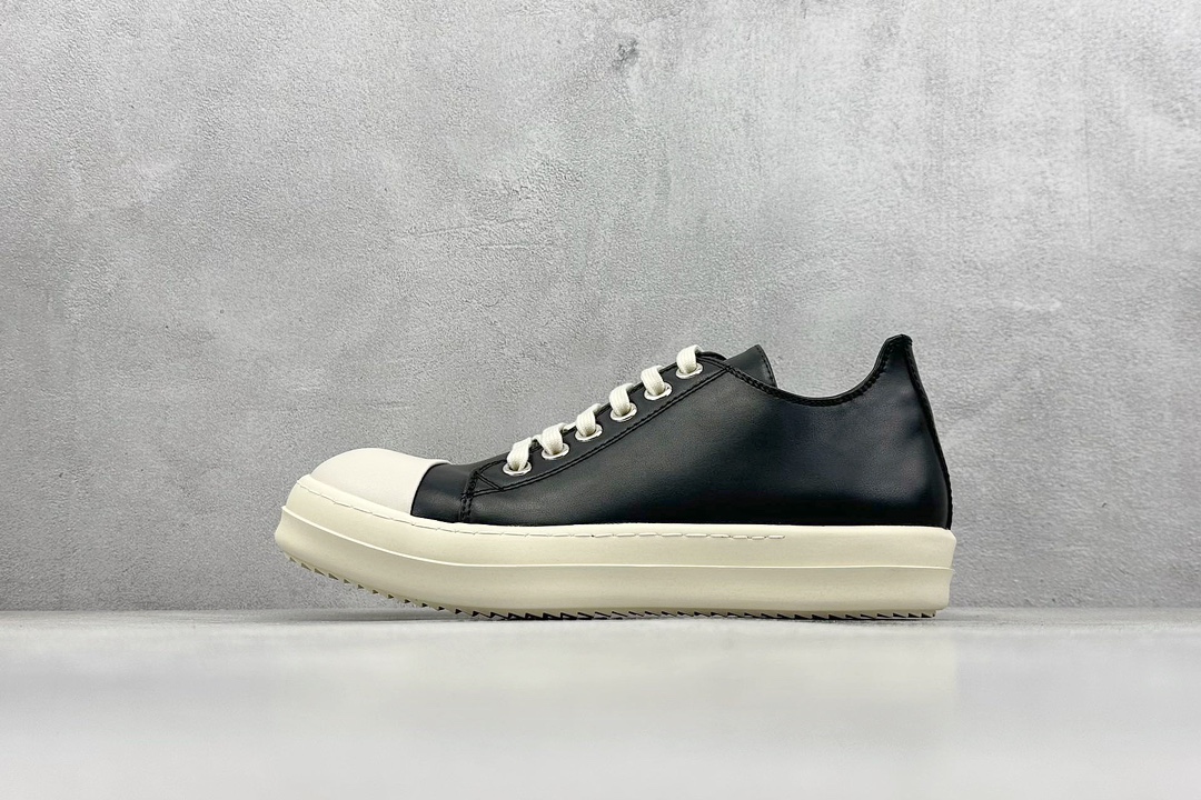 特价💰210
Rickowens  瑞克欧文 区分市面所有版本 纯手工打造
非流水化作业的产物 尊崇欧文斯的理念
每一只都是独一无二 有手工质感的味道
奶香大底 进口小牛内里头层皮
1mm长绒翻毛皮logo 牛皮鞋垫 手工车线
图片透露出的质感 是不会糊弄人的 
原版开发 高端零售专供！
编码：31a18