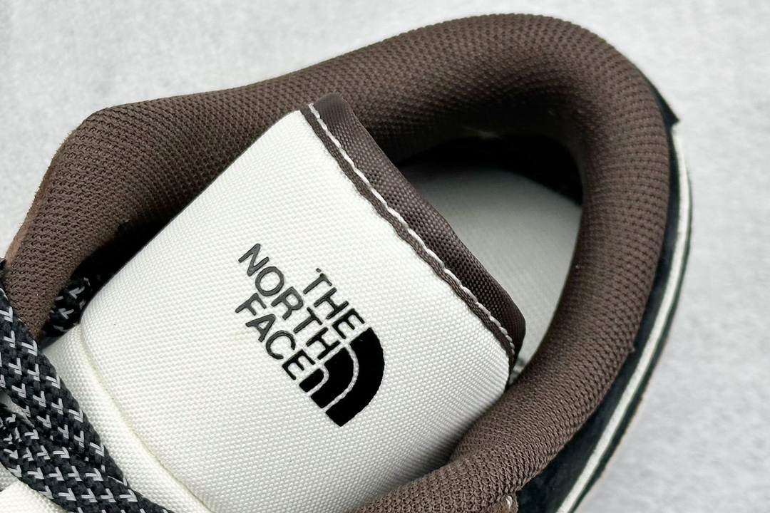 Air Jordan 1 Retro Low x The North Face 米棕黑小钩满天星  XS6086-004