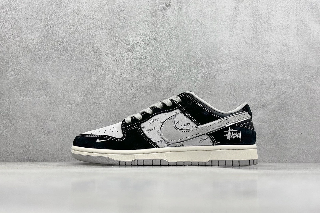 XC版 Nike SB Dunk Low“ 斯图西联名——黑灰猪八英文” 周年高端定制 低帮休闲板鞋  XX3168-008