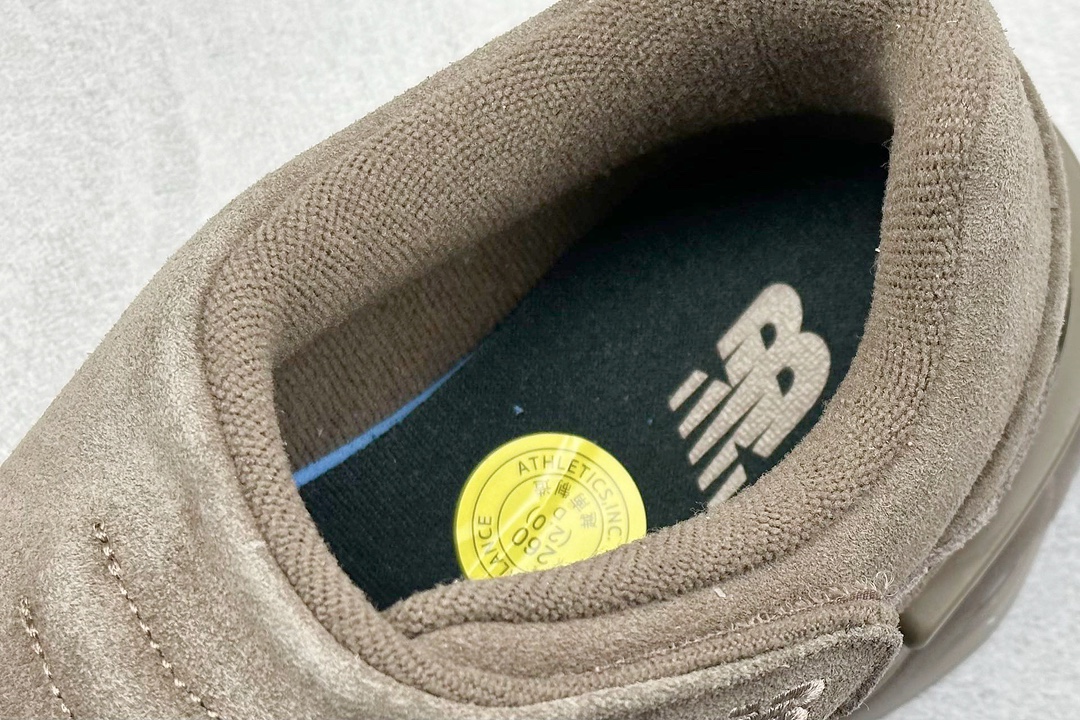 M版 New Balance 8040 融合设计款减震防滑耐磨透气休闲跑运动鞋   U8040UOA