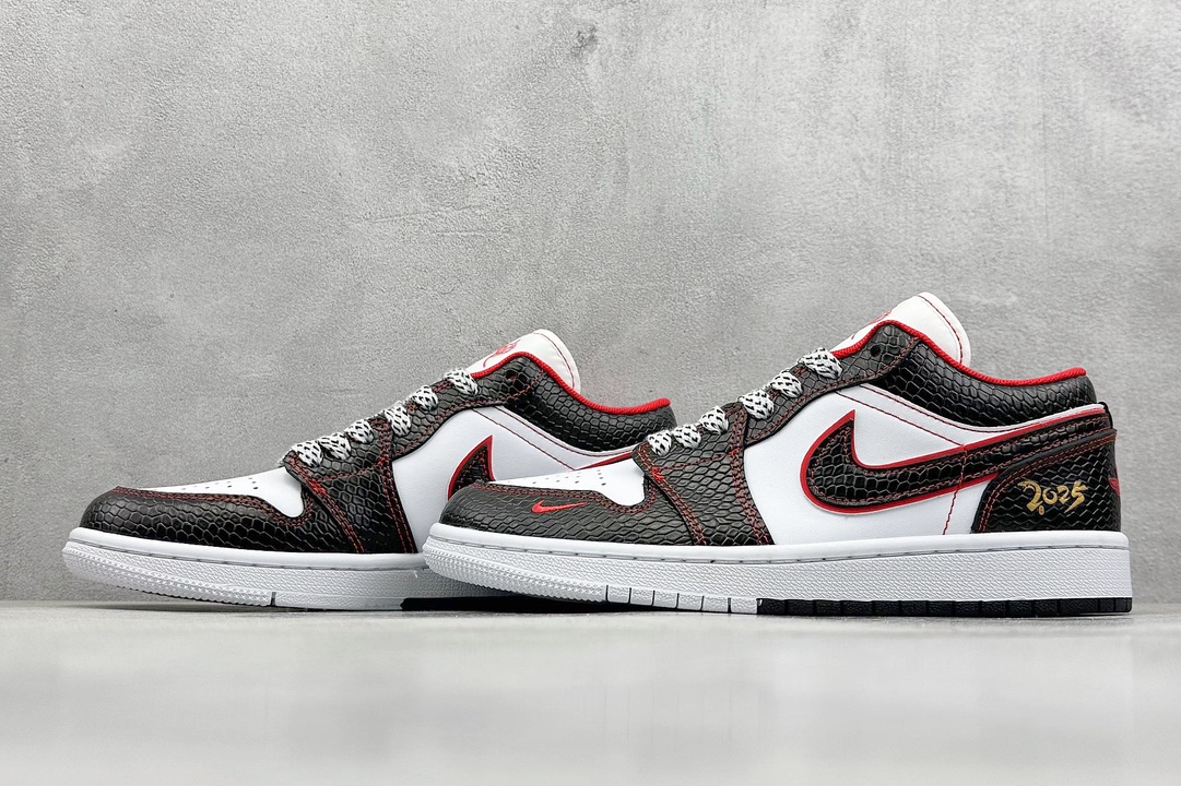 Air Jordan 1 Retro Low 蛇年限定 白黑红小钩满天星 XX2412-012