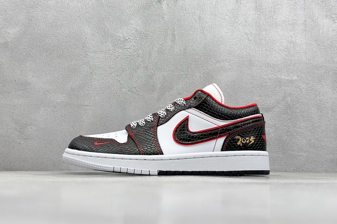 Air Jordan 1 Retro Low 蛇年限定 白黑红小钩满天星 XX2412-012