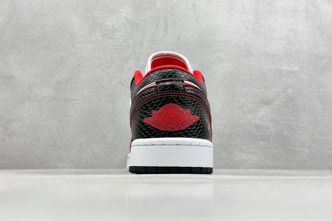 Air Jordan 1 Retro Low 蛇年限定 白黑红小钩满天星 XX2412-012