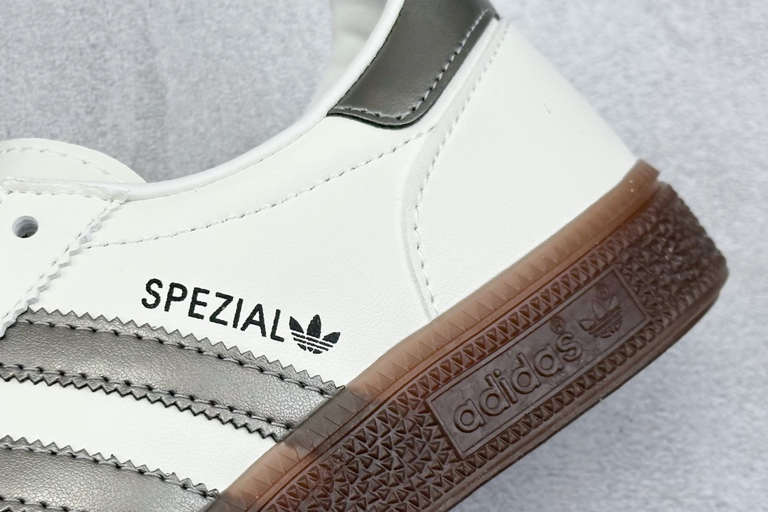 R版 Adidas Originals Handball Spezial 手球运动员系列百搭休闲运动板鞋  JH8662