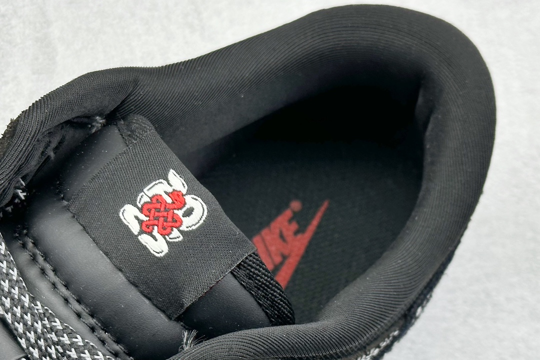 XC版 Nk SB Dunk Low 蛇年限定-黑蛇 周年高端定制 低帮休闲板鞋   CH8311-233