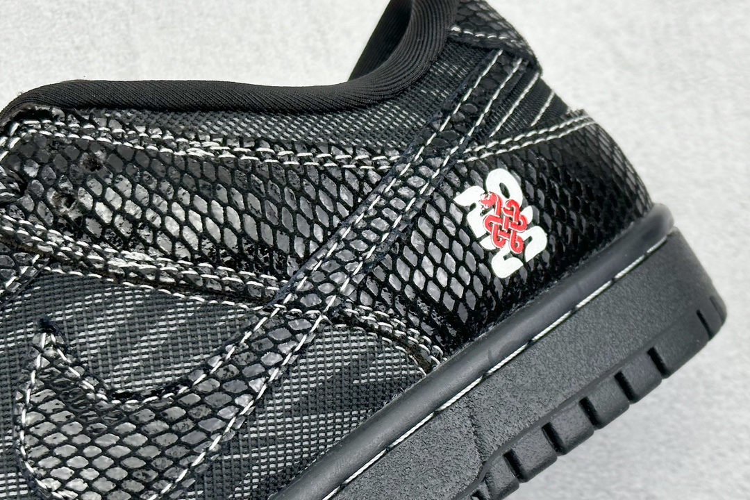 XC版 Nk SB Dunk Low 蛇年限定-黑蛇 周年高端定制 低帮休闲板鞋   CH8311-233