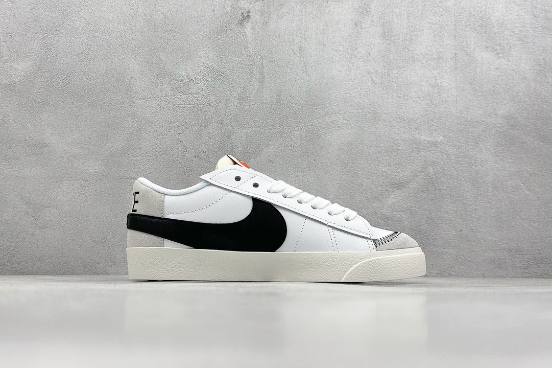 本地130💰 放店私
NK Blazer Low 77 JUMBO
复古经典开拓者 公司级版本
颇具辨识度的Nike Blazer Mid配色，将于今年回归登场，Swoosh配色填充，鞋款简约大气经典再现！

货号：DQ1470-101
编码：25