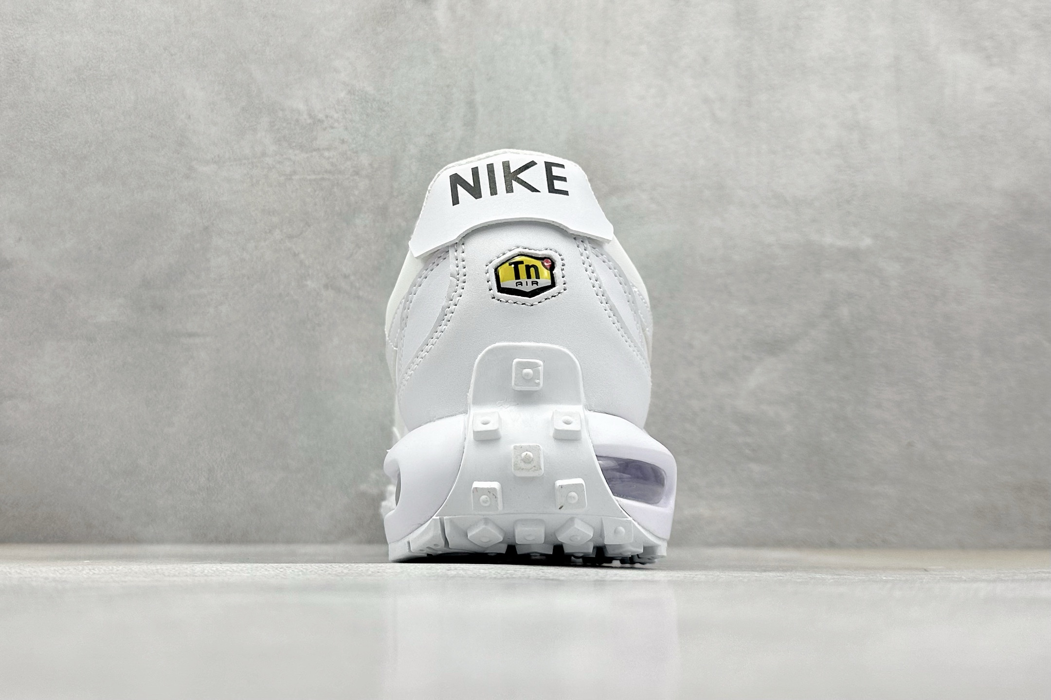 Nike Air Max Waffle SP: Retro Style, Modern Comfort Sneakers 7 i1746596122896 9621 0 5