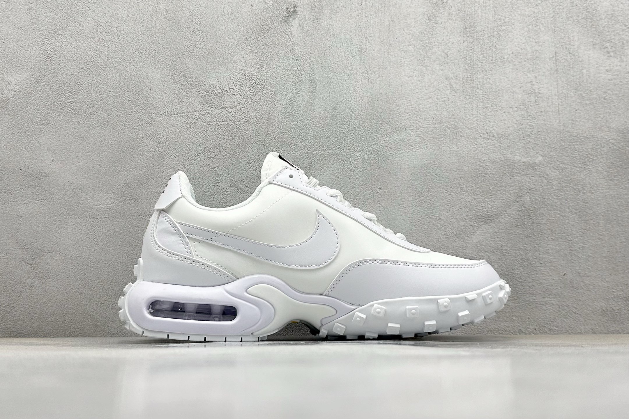 Nike Air Max Waffle SP: Retro Style, Modern Comfort Sneakers 3 i1746596122917 9263 0 1
