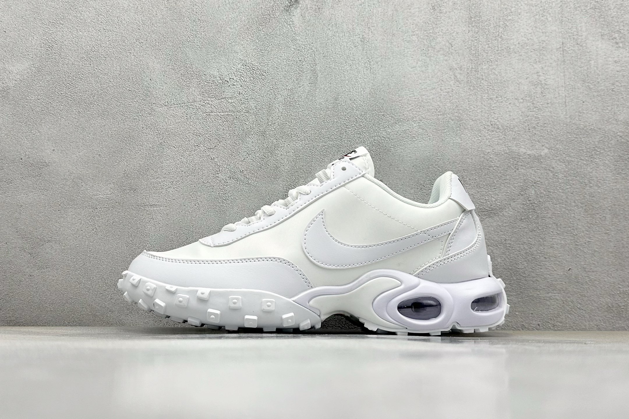 Nike Air Max Waffle SP: Retro Style, Modern Comfort Sneakers 2 i1746596122924 2900 0 0