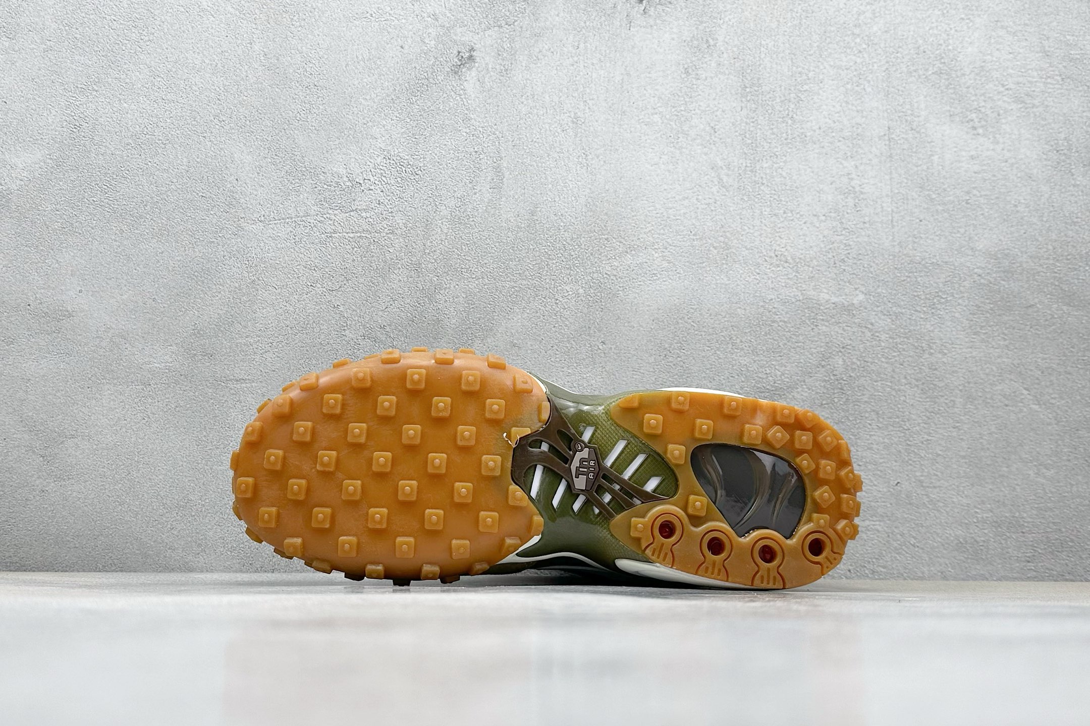 Nike Air Max Waffle SP Retro Cushioned Sneakers - FV6946 5 i1746596148536 9859 0 3