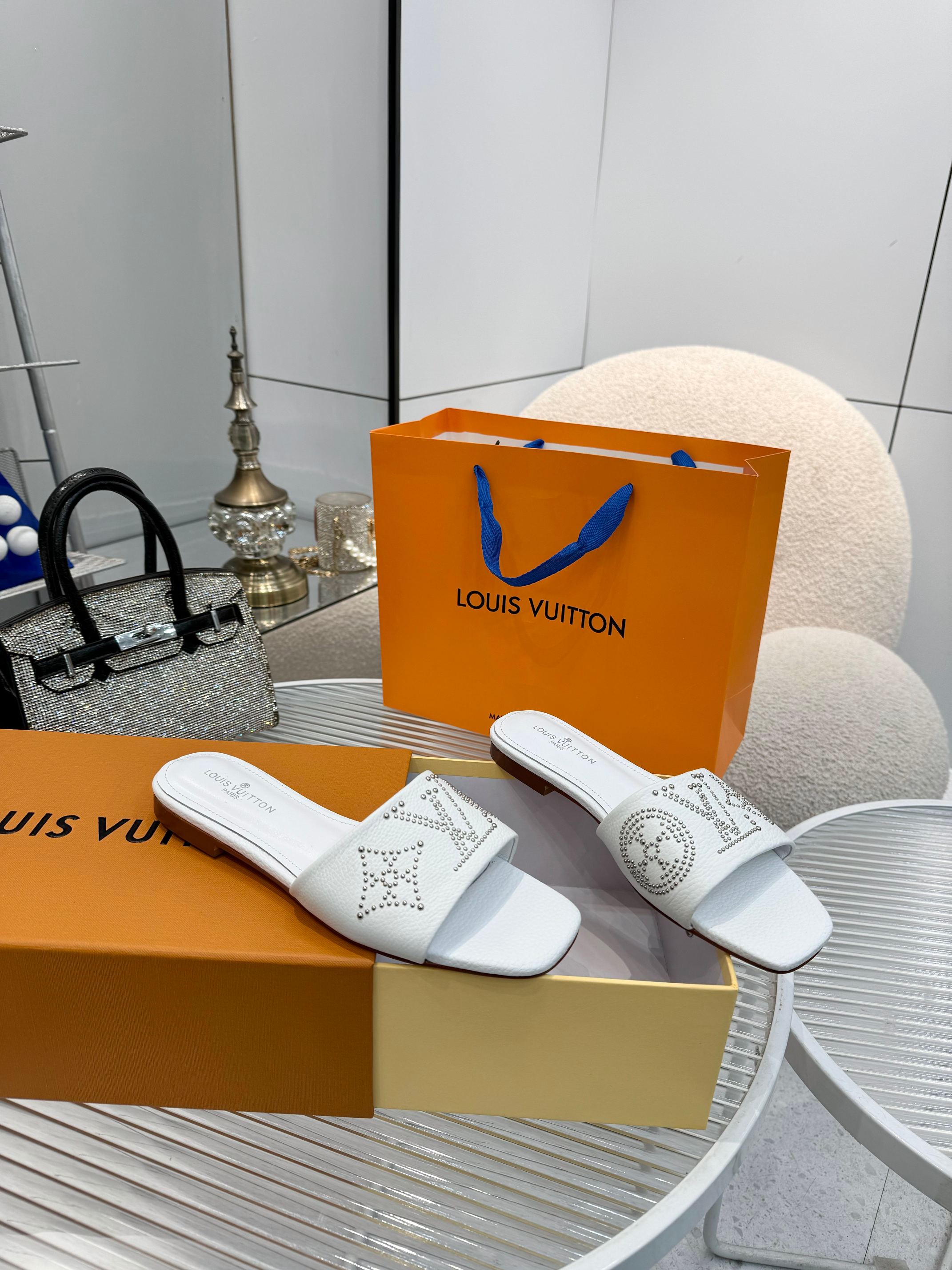 Louis Vuitton Women's White Leather Studded Logo Flat Sandals Slides 7 a1742621354169 0380