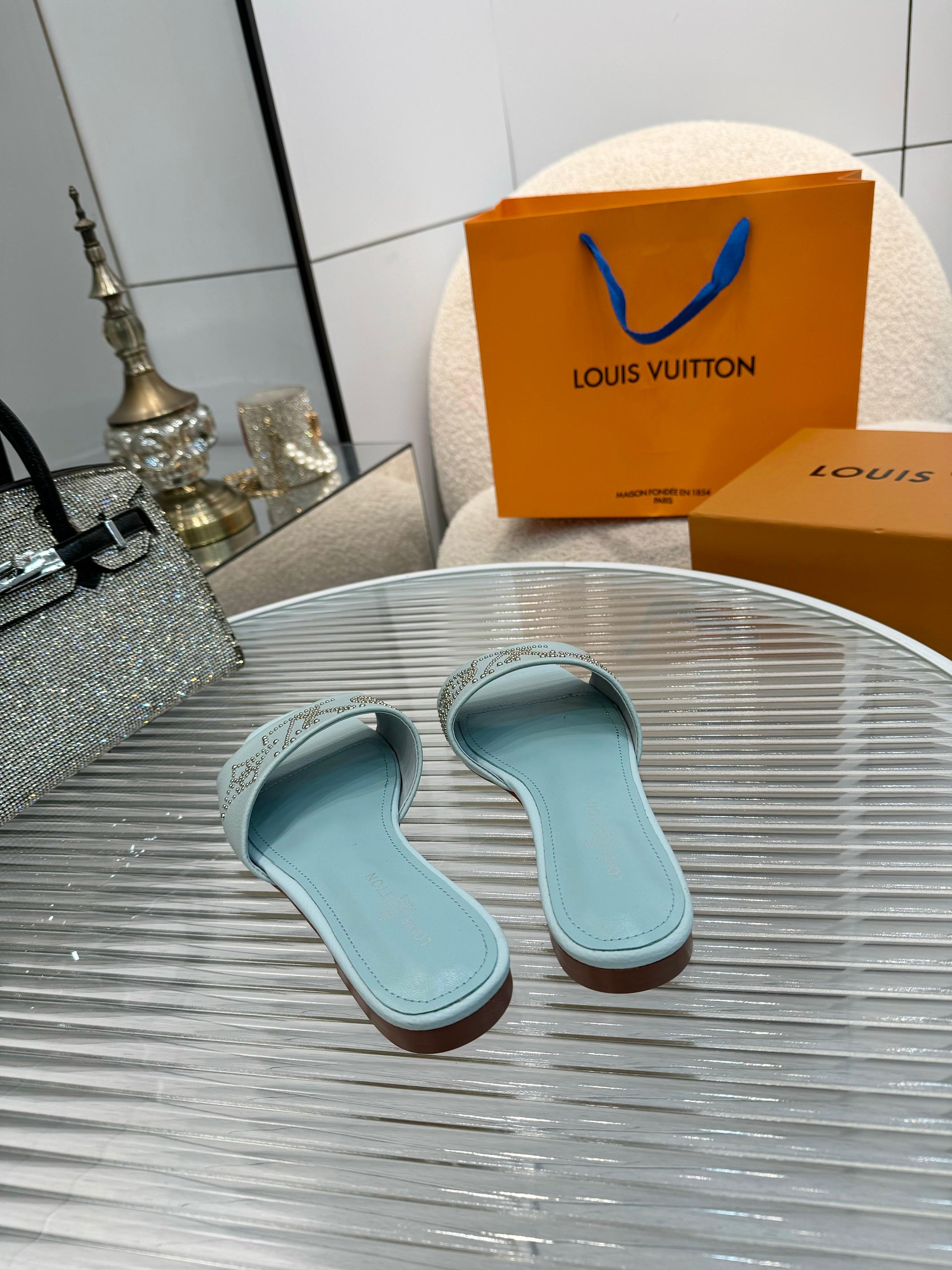 Louis Vuitton Women's Blue Leather Sandals Designer Summer Slides 9 a1742621992811 3805