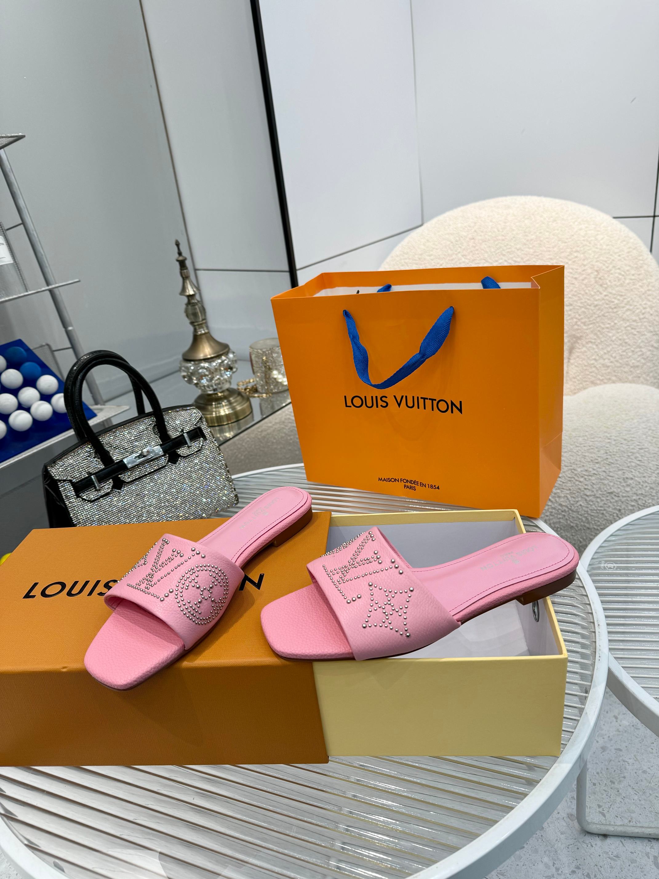 Louis Vuitton Women's Pink Leather Rivoli Sandal with Iconic LV Signature 4 a1742622063196 5273
