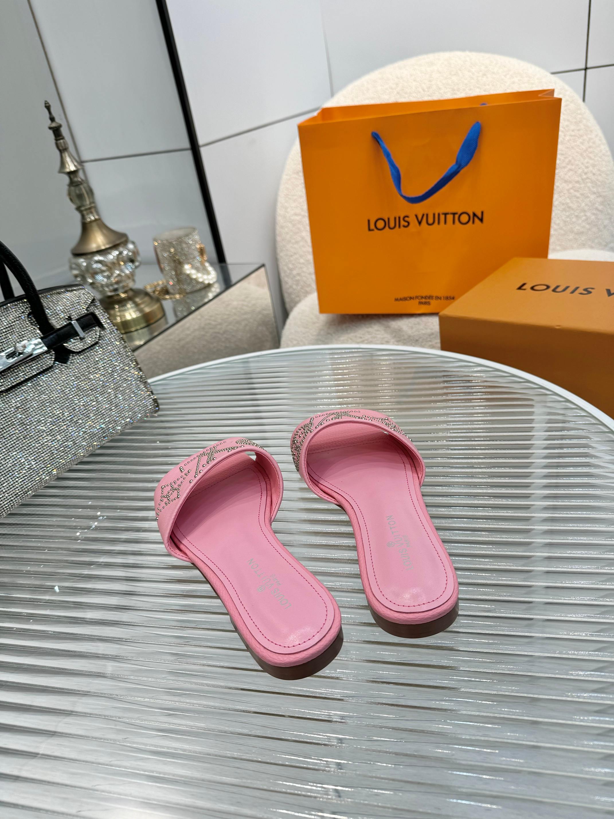 Louis Vuitton Women's Pink Leather Rivoli Sandal with Iconic LV Signature 9 a1742622067467 6056