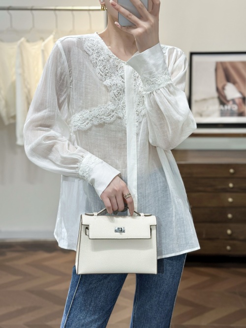 Elegant Lace Trimmed Linen Blouse - Soft, Unique Design & Comfortable Fit 1 Elegant Lace Trimmed Linen Blouse - Soft, Unique Design & Comfortable Fit