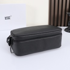MONTBLANC 全新万宝龙匠心系列邮差包 经典黑型号:MB#材质:头层牛皮(原版皮)款式:万宝龙专柜 MONTBLANC 全新万宝龙匠心系列邮差包 经典黑型号:MB#材质:头层牛皮(原版皮)款式:万宝龙专柜