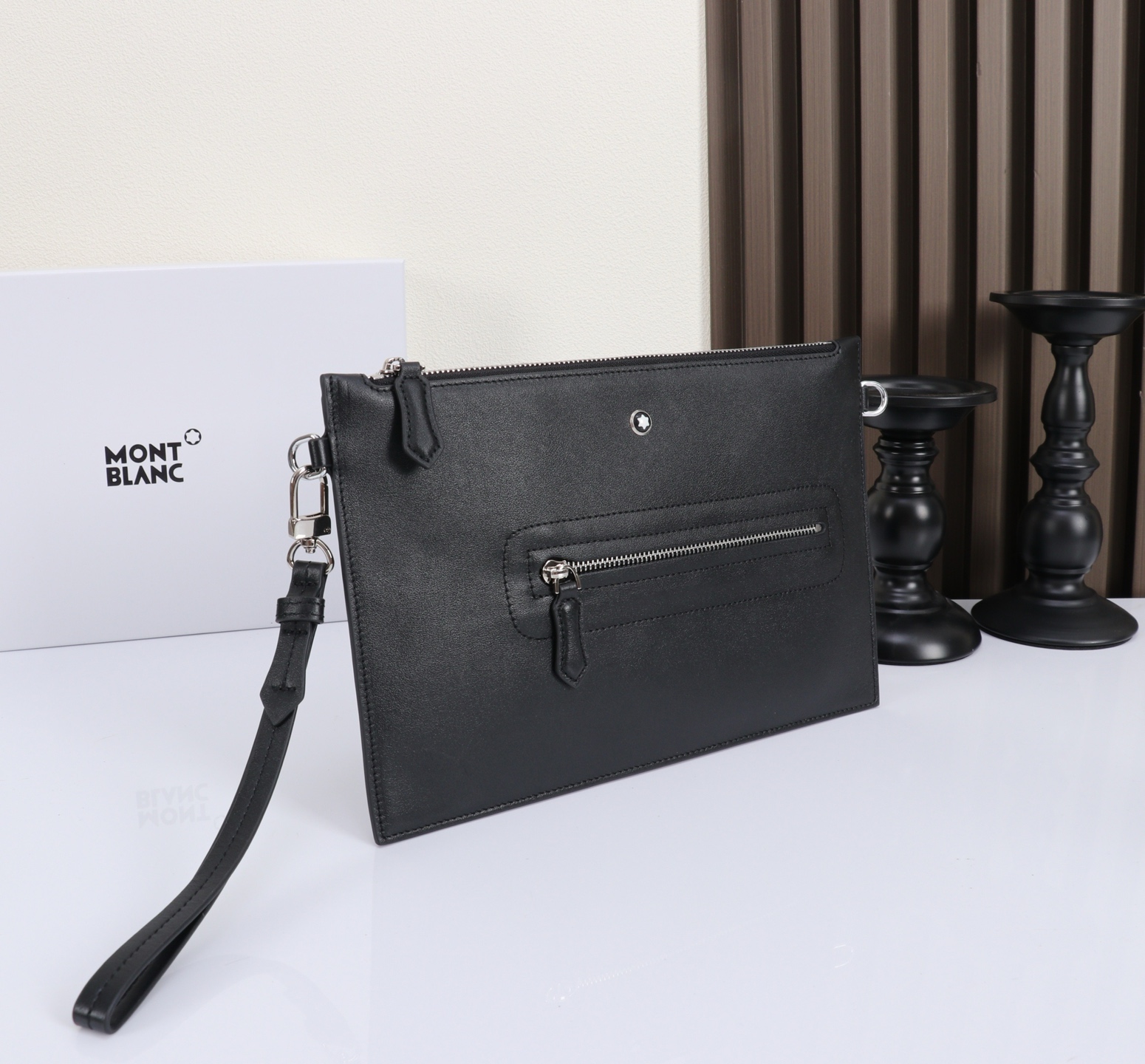 MONTBLANC全新万宝龙软皮系列手袋型号：MB#材质：头层牛皮 包装：专柜同步包装盒款式：购版打造 