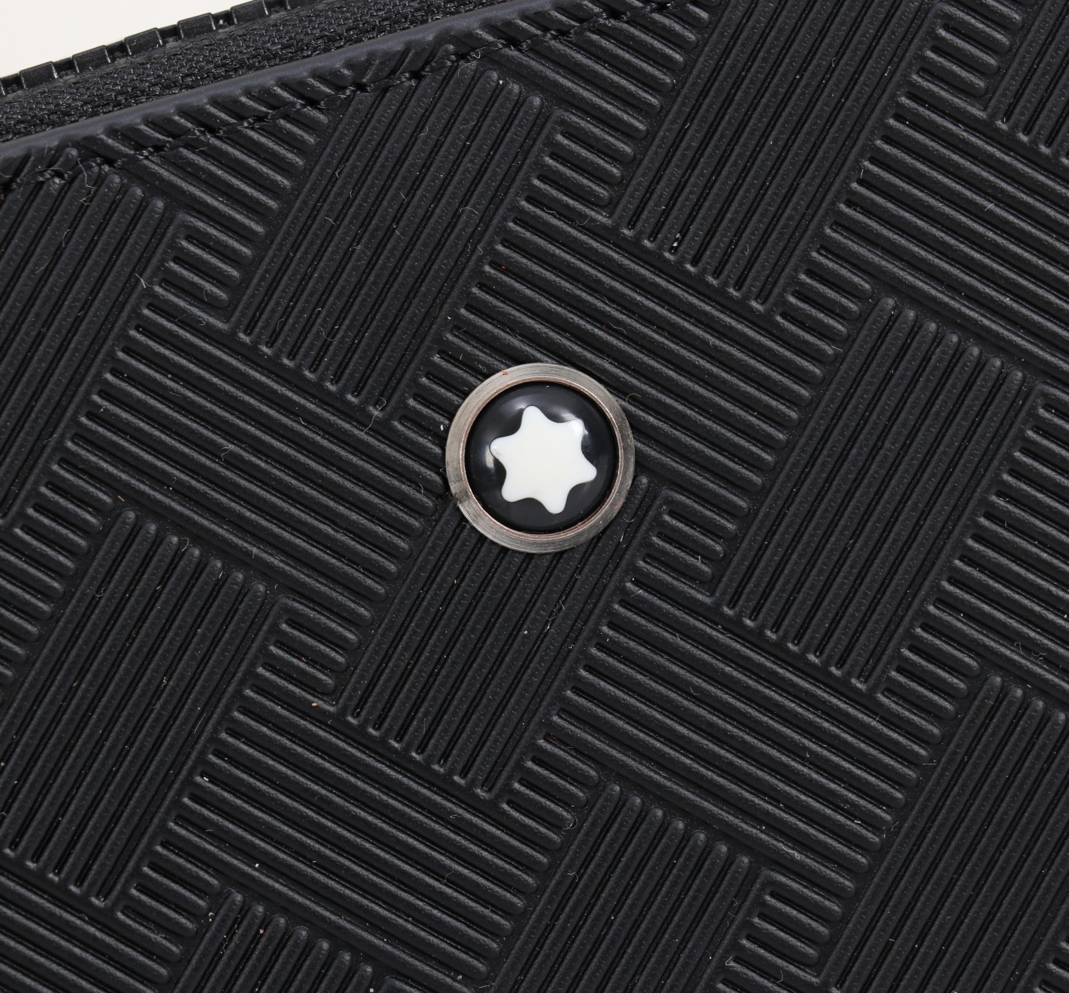 MONTBLANC全新万宝龙风尚3.0系列手袋型号：MB#材质：头层牛皮 包装：专柜同步包装盒款式：购版
