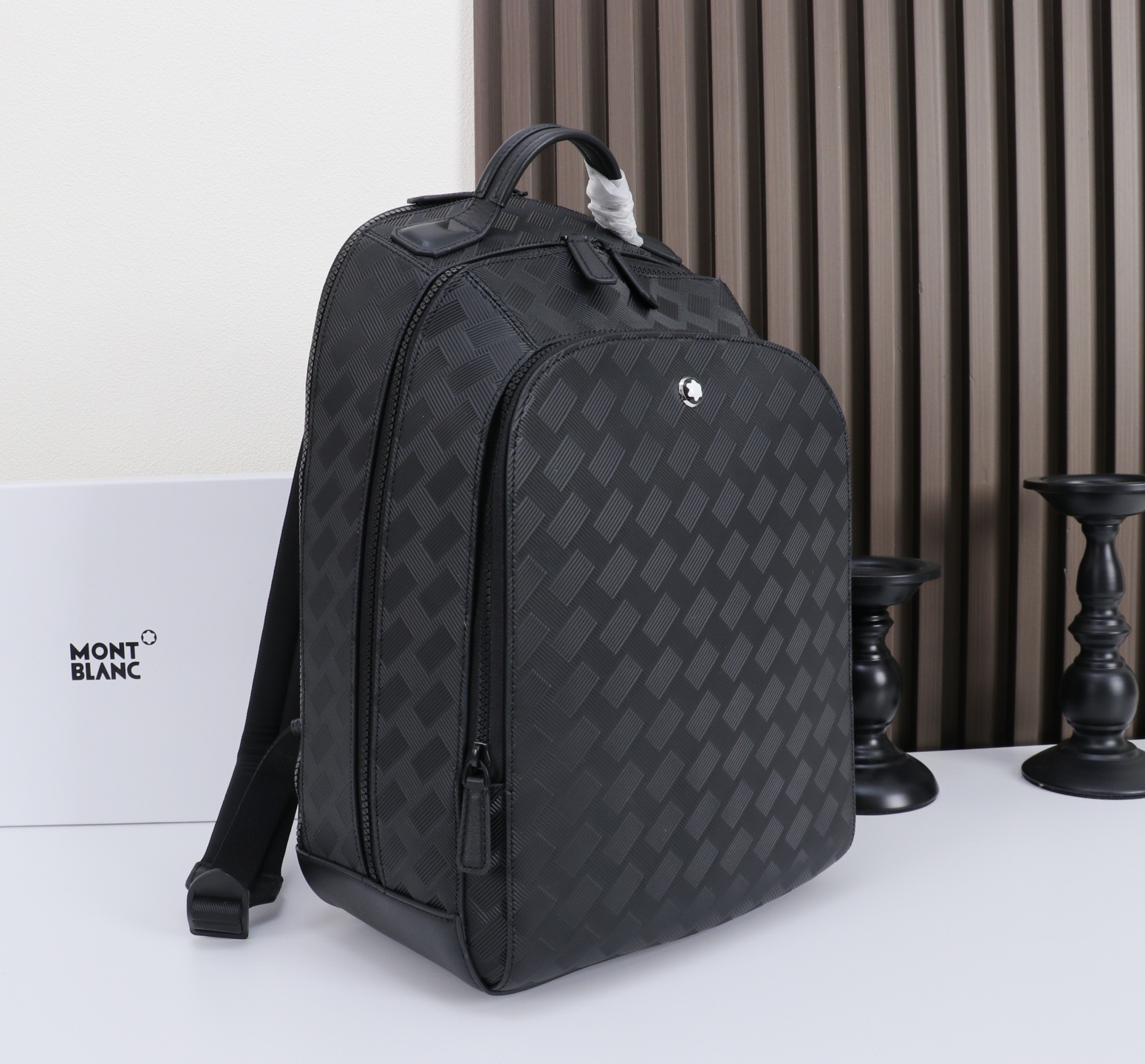 MONTBLANC全新万宝龙风尚3.0系列中号双肩背包 型号:MB# 材质:头层牛皮 (原版皮) 包装:专柜同步包装 款 MONTBLANC全新万宝龙风尚3.0系列中号双肩背包 型号:MB# 材质:头层牛皮 (原版皮) 包装:专柜同步包装 款