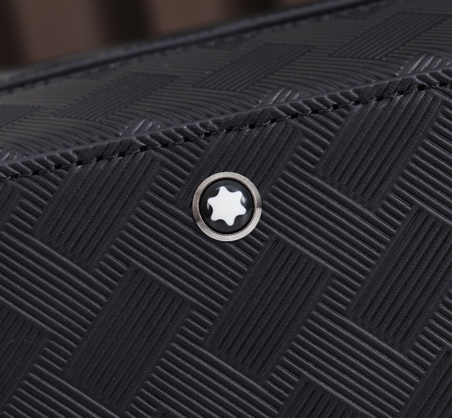 MONTBLANC全新万宝龙风尚3.0系列洗漱包  经典黑型号：MB#材质：头层牛皮 （原版皮）包装：专