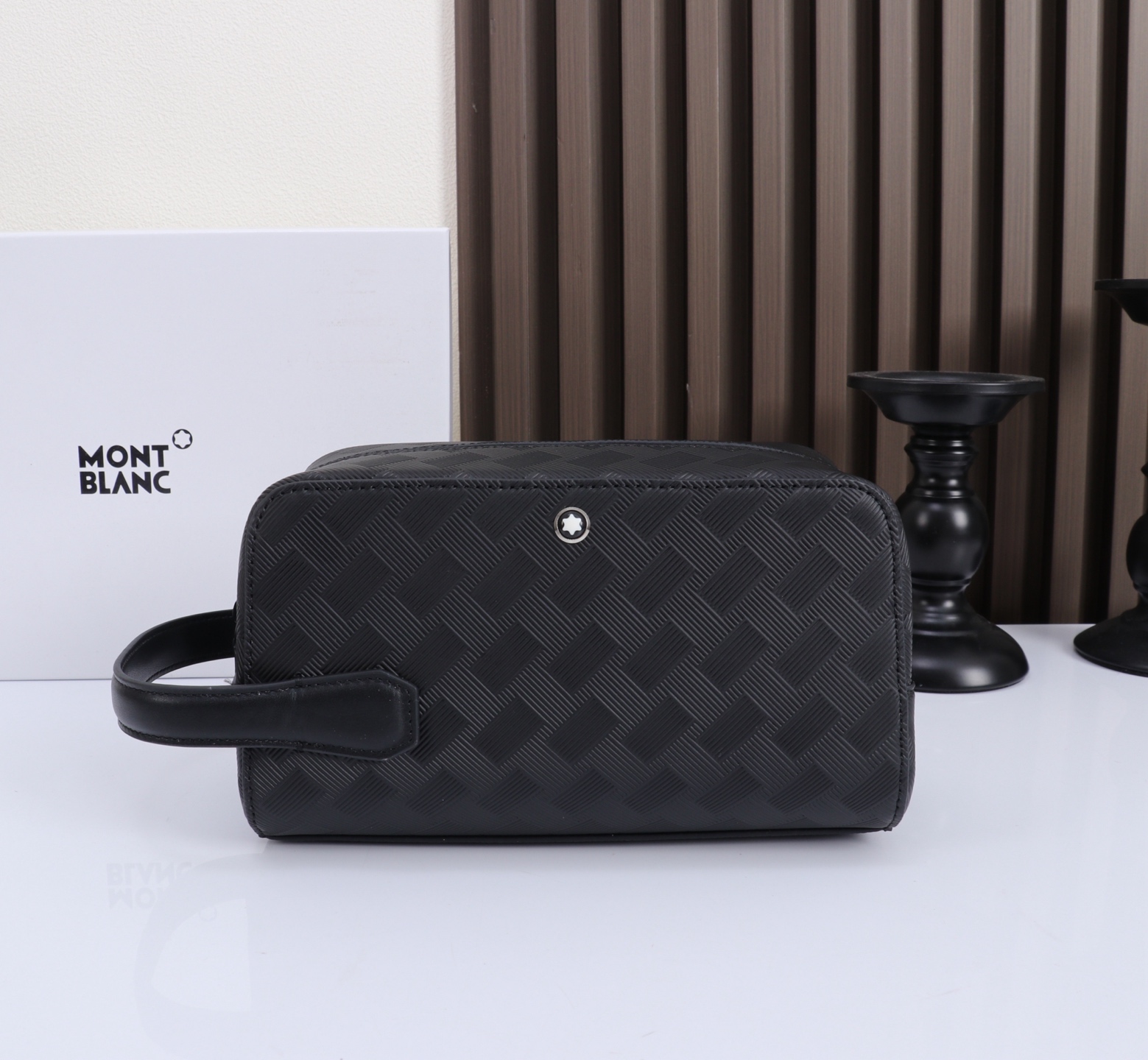 MONTBLANC全新万宝龙风尚3.0系列洗漱包  经典黑型号：MB#材质：头层牛皮 （原版皮）包装：专