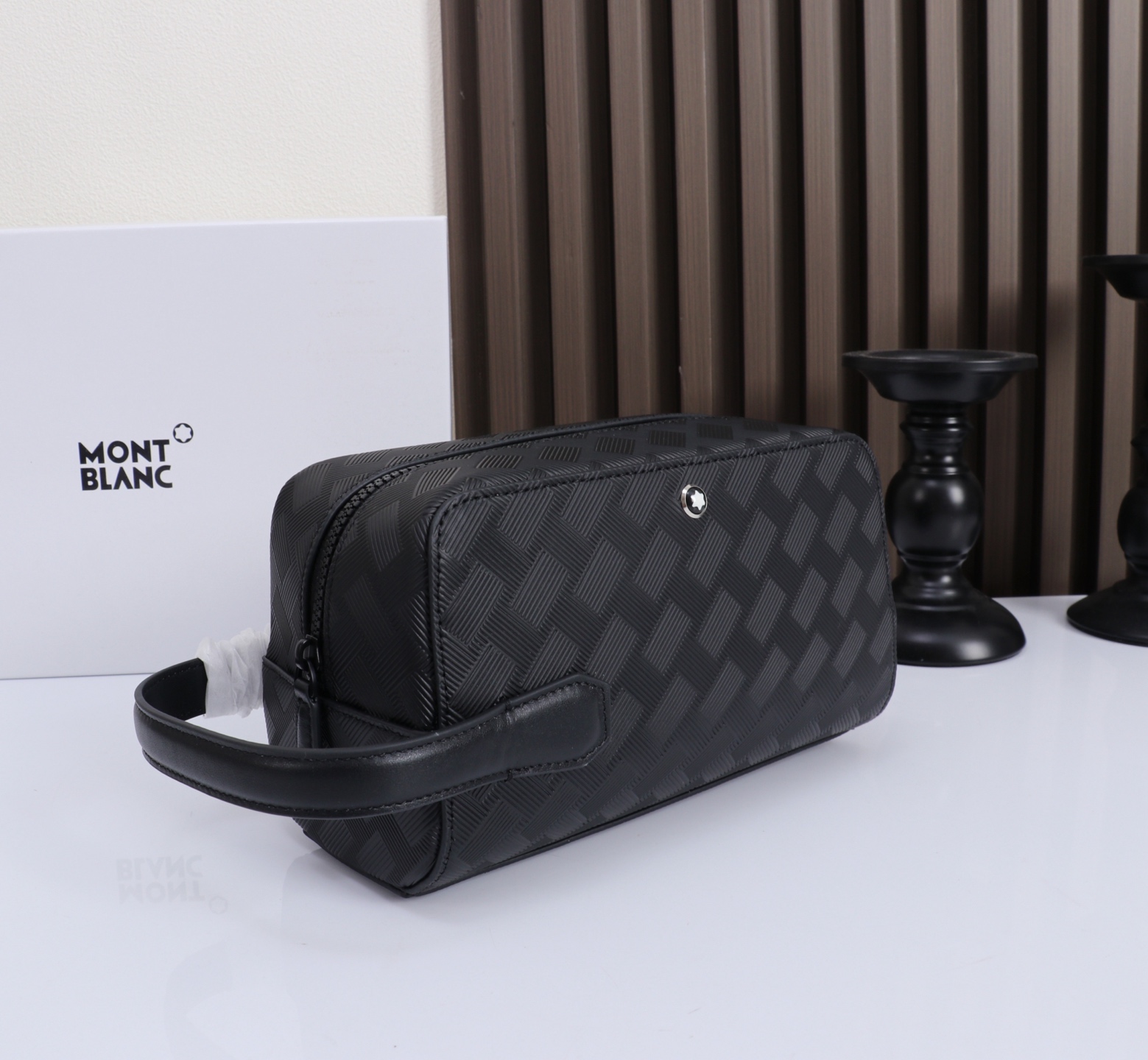 MONTBLANC全新万宝龙风尚3.0系列洗漱包  经典黑型号：MB#材质：头层牛皮 （原版皮）包装：专