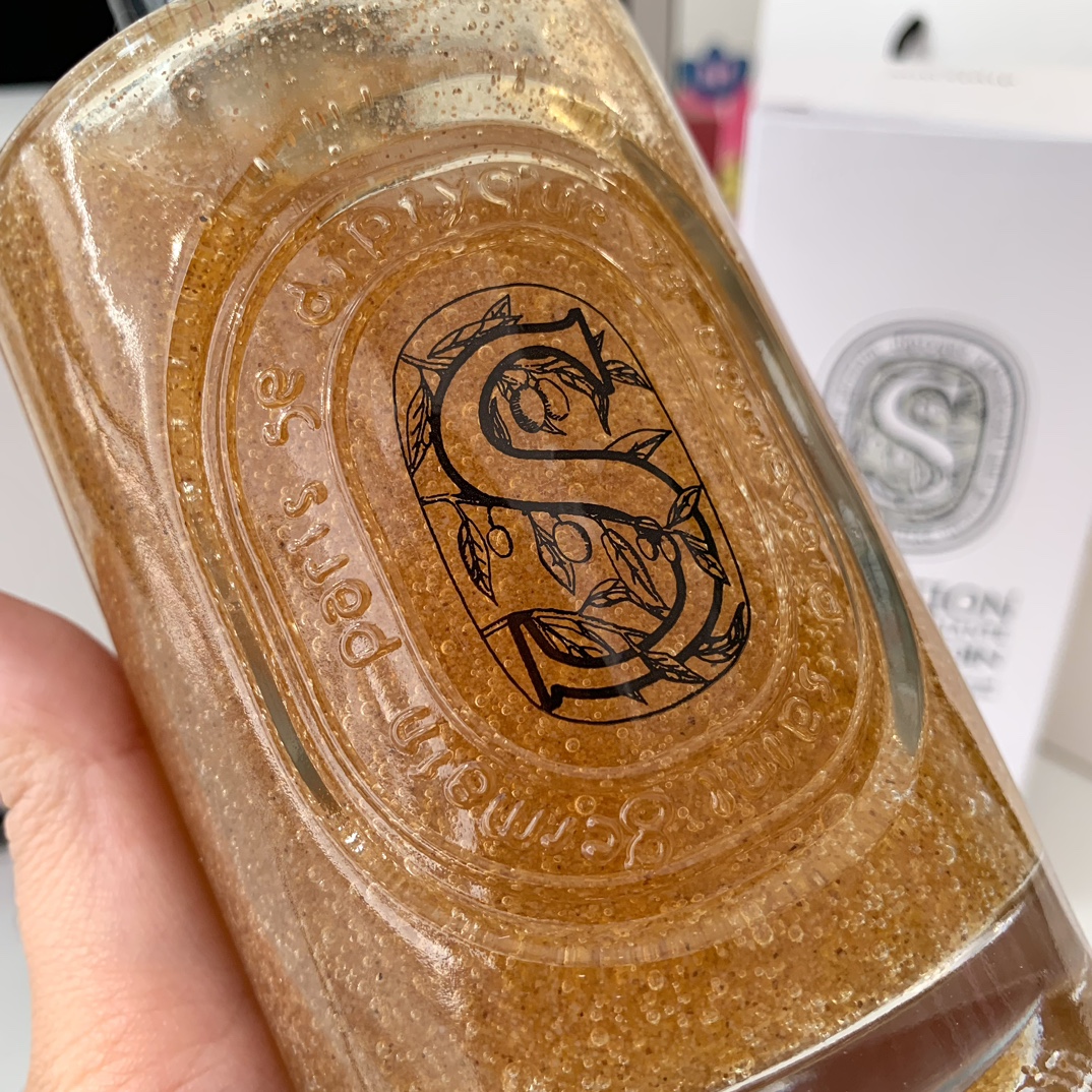 Wood aroma+fragrance~A little thicker than hand cream, it's the kind of - Perfume 5