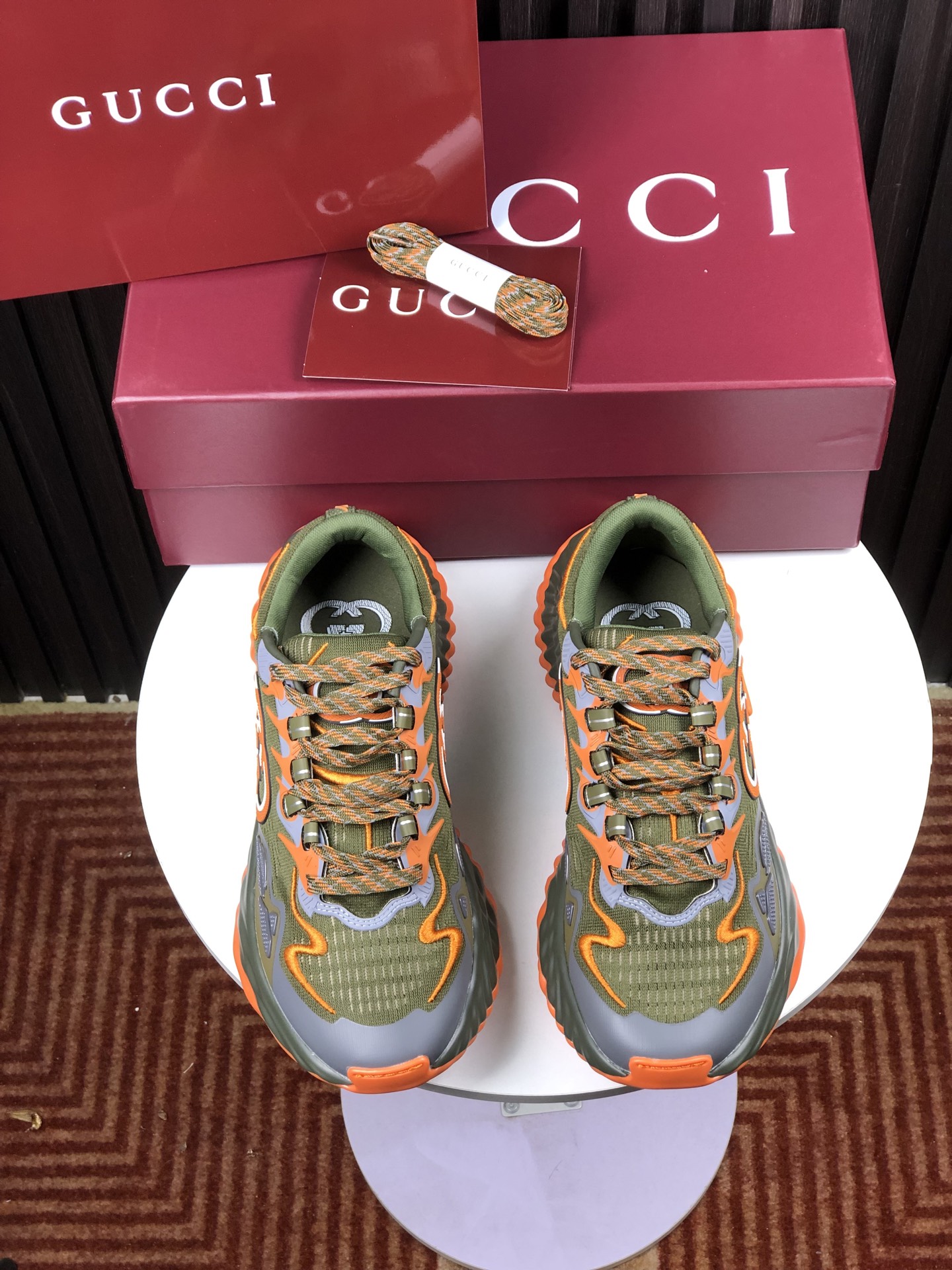 NO:265485,39-45 …: Men/ Top version Gucci Gucci Dad Shoes Top version… Purchase level… Original single quality G home Dad shoes Men and women’s size couples, 3D printing, classic tenement model, top lasting craftsmanship… Oil edge craftsmanship, look at details, taste details. … The whole series of patterns are available,… You can make it from the picture… Fabric: Imported top layer cowhide Lining/foot pad: Original A-grade mixed sheepskin Outsole: Original TPU vacuum sole Packaging: Top-grade packaging for counter with handbag Size: 39-45 