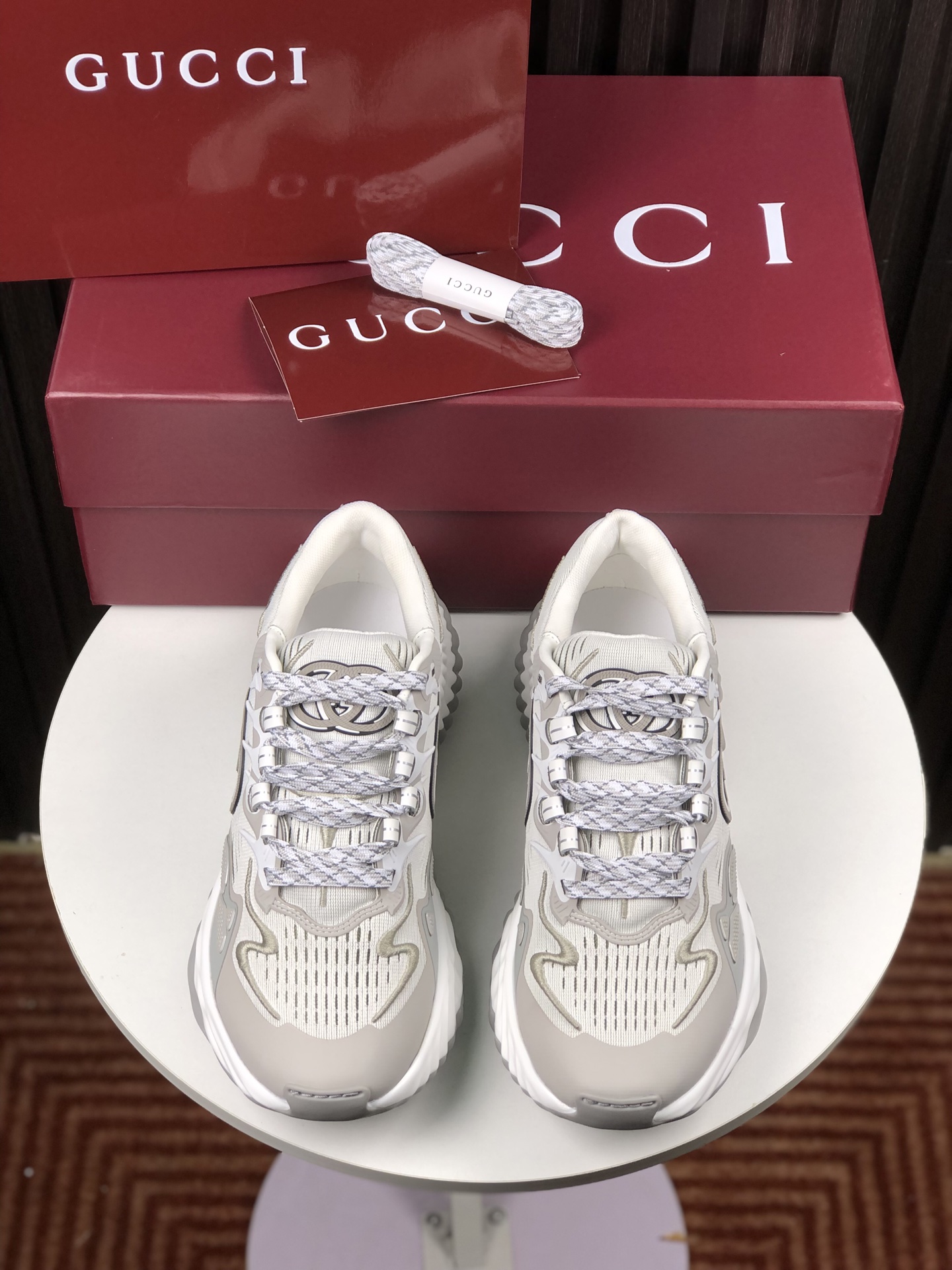 NO:265486,35-45 Men and women 35-45 …: Female/ Men/ Top version Gucci Gucci Dad Shoes Top version… Purchase level… Original single quality G home Dad shoes Men and women size couples, 3D printing, classic tenement model, top lasting crafts... Oil edge craftsmanship, look at details, taste details. … The whole series of patterns are available,... You can make it from the picture... Fabric: Imported top layer cowhide Lining/foot pad: Original A-grade mixed sheepskin Outsole: Original TPU vacuum sole Packaging: Top-grade packaging for counter with handbag Size: 35-46 