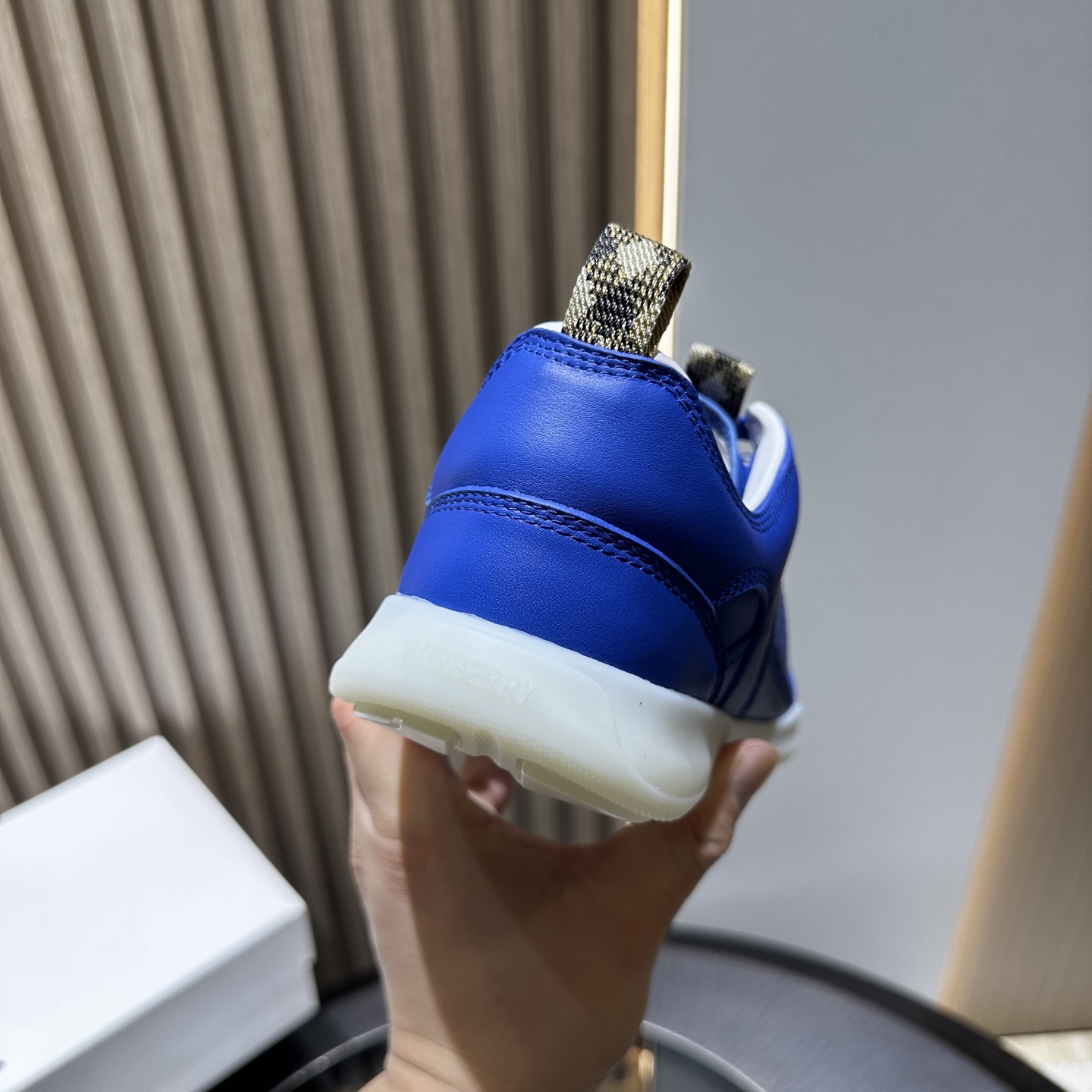 Burberry Leather Matrix Sneakers Zapatillas de la colección de Alta Costura que debutó en la pasarel